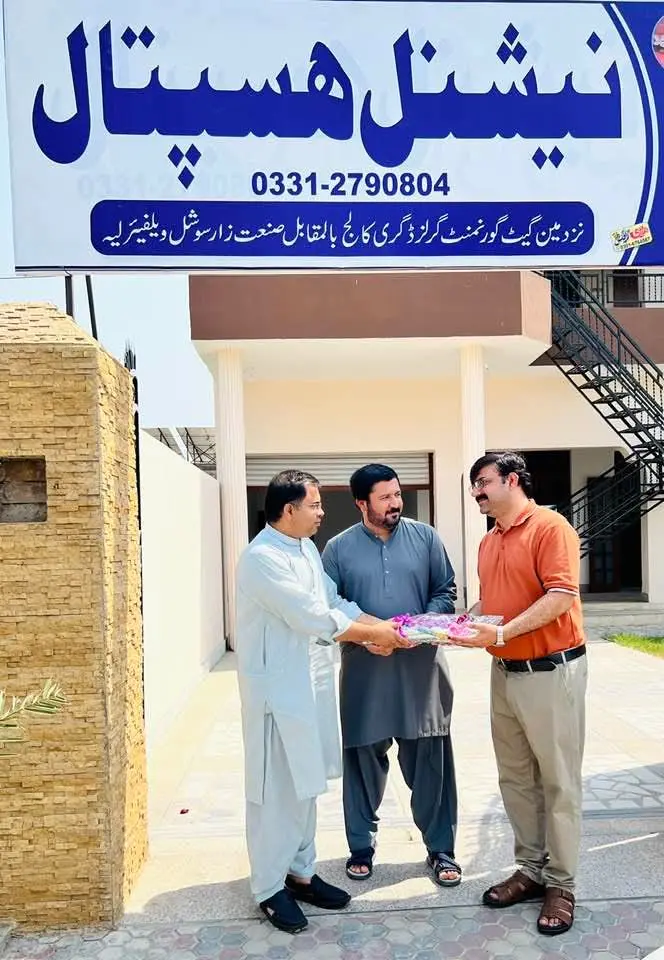 Academic & Institutional Timeline Early Education (2006): Completed secondary schooling at Govt High School Fatehpur, Layyah. Intermediate Pre-Medical (2008): Graduated from Degree College Fatehpur (Boys). MBBS Graduation (2014): Earned his medical degree from the renowned Punjab Medical College (PMC), Faisalabad. Postgraduate Specialization (DLO): Advanced his specialized training in Otolaryngology (ENT) to expert clinical standards. Postgraduate Residency Training (Completed 2024): Successfully completed his comprehensive clinical residency training in the demanding ENT Department at the Postgraduate Medical Institute (PGMI) / Lahore General Hospital (LGH), mastering advanced surgical and clinical protocols in otolaryngology. 💼 Prior Institutional Experience Basic Health Unit 306/TDA (2020 – 2022): Dedicated 2 years and 5 months to public health service as a Medical Officer. THQ Hospital Chowk Azam (2018 – 2020): Served on the front lines as a Medical Officer for 1 year and 4 months, managing acute emergency and outpatient cases. 📋 Areas of Review Board Focus On AllerFree Lifestyle, Dr. Dogar utilizes his dual experience as a clinical surgeon and hospital executive to evaluate: Nasal & Sinus Health: Chronic sinusitis, nasal polyps, deviated nasal septum (DNS) management, and advanced pharmacological nasal sprays. Allergic Airway Trajectories: The progression of seasonal allergic rhinitis into secondary complications, including chronic tonsillitis, middle ear fluid retention, and throat irritation caused by post-nasal drip.